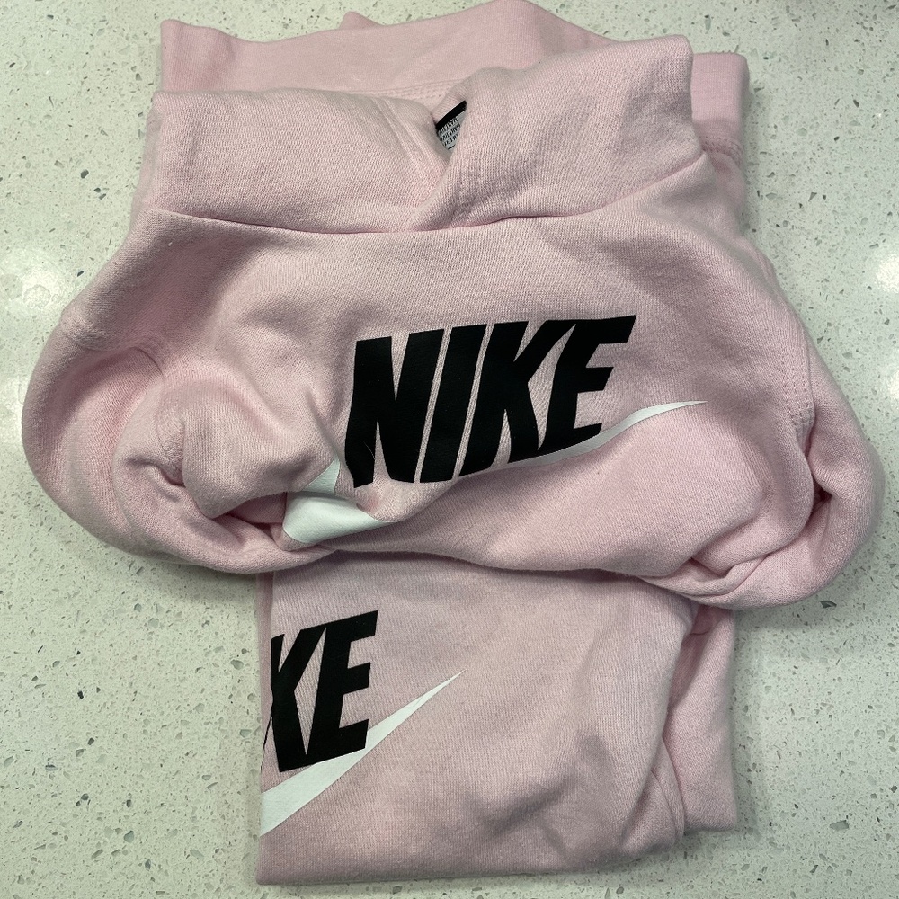 Nike sweatsuit in 4T